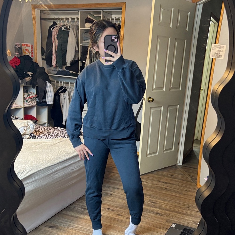 Aritiza/TNA Navy Blue Sweatset